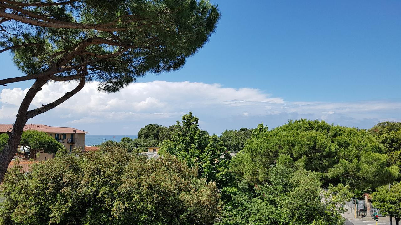Hotel La Primula Forte dei Marmi Bagian luar foto
