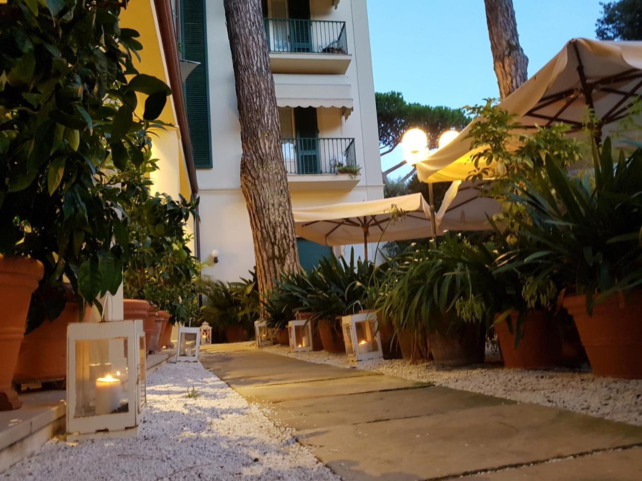 Hotel La Primula Forte dei Marmi Bagian luar foto