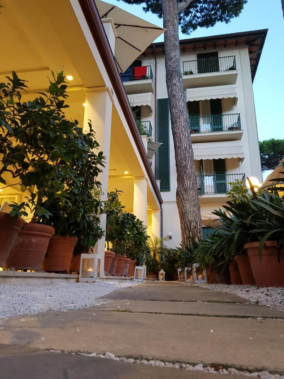 Hotel La Primula Forte dei Marmi Bagian luar foto