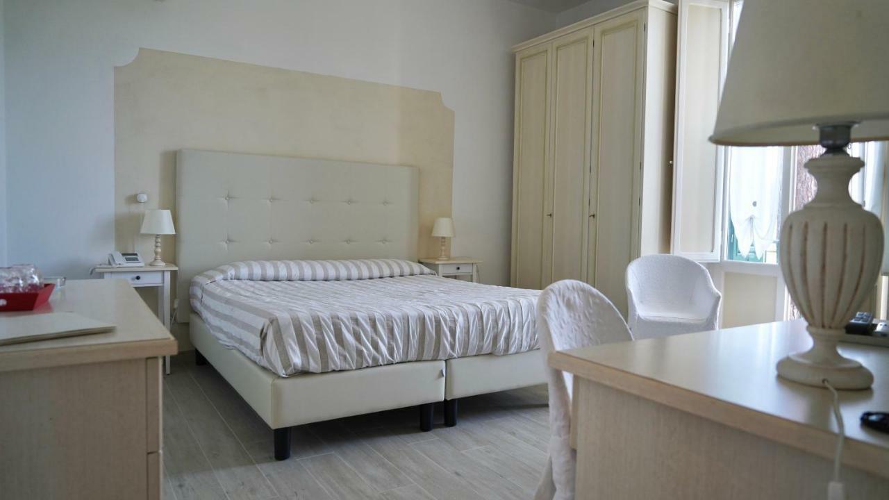 Hotel La Primula Forte dei Marmi Bagian luar foto